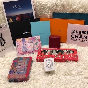 Diptyque Scented Candle, Baies (Free Gift On Last Picture & Mystery Clothes)